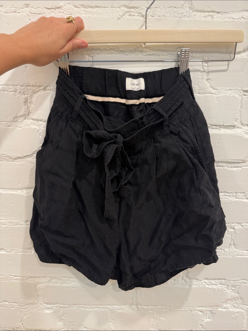 Wilfred Black High-Rise Linen Tie-Waist Shorts